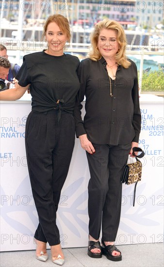 Photocall du film "De son vivant", Festival de Cannes 2021