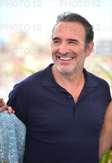 Photocall du film "Novembre", Festival de Cannes 2022