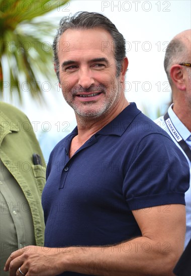 Photocall du film "Novembre", Festival de Cannes 2022