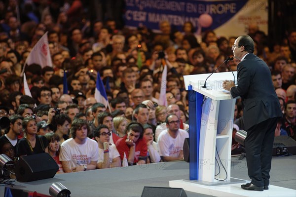 Meeting de François Hollande au Palais Omnisports de Paris Bercy