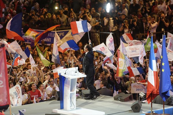 Meeting de François Hollande au Palais Omnisports de Paris Bercy