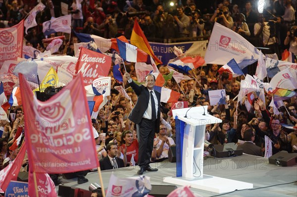 Meeting de François Hollande au Palais Omnisports de Paris Bercy