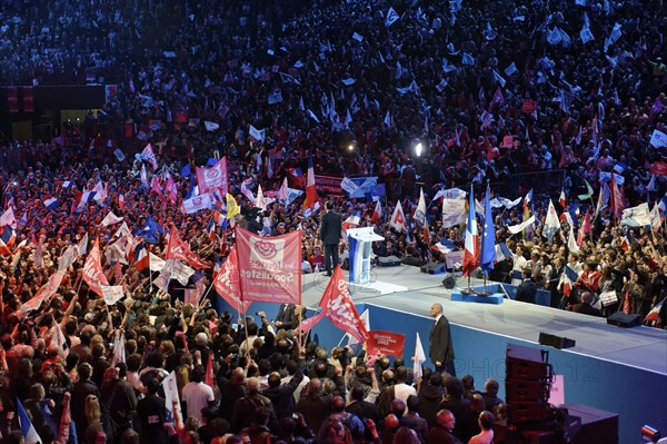 Meeting de François Hollande au Palais Omnisports de Paris Bercy