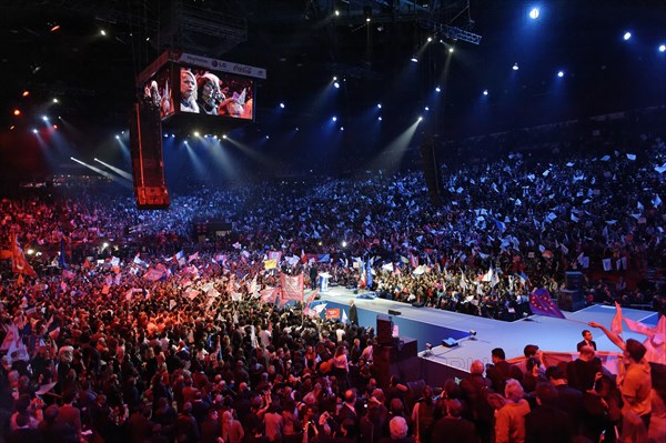 Meeting de François Hollande au Palais Omnisports de Paris Bercy