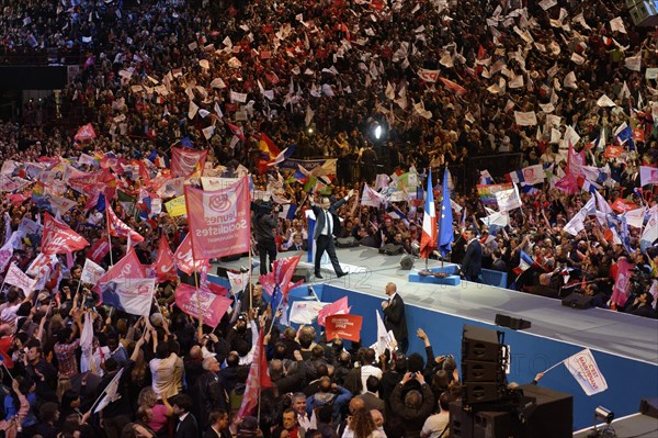 Meeting de François Hollande au Palais Omnisports de Paris Bercy