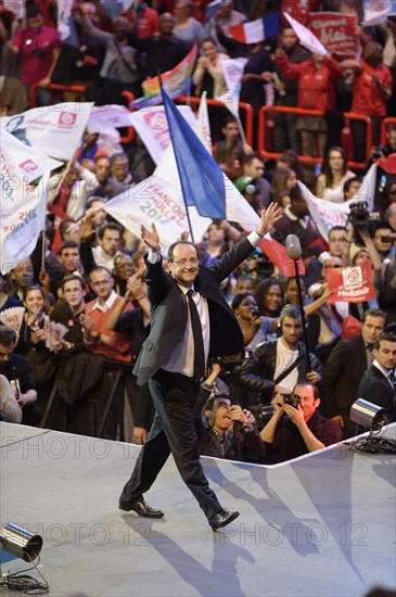 Meeting de François Hollande au Palais Omnisports de Paris Bercy