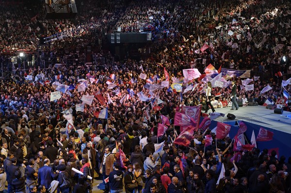 Meeting de François Hollande au Palais Omnisports de Paris Bercy