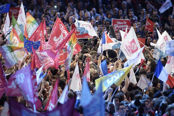 Meeting de François Hollande au Palais Omnisports de Paris Bercy