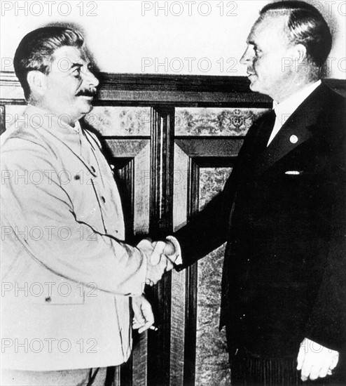 Josef Staline et Joachim von Ribbentrop
