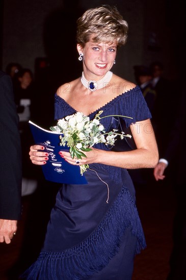 Princess Diana attended a Gala Performance by the London Symphony ...