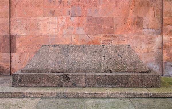 The grave of Immanuel Kant. Kaliningrad, Kant Island, fall 2019.