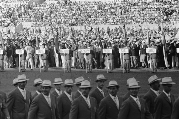 Olympic Games in Rome. Opening. Drafted countries, including the Netherlands (Paesi Bassi) Date: August 25, 1960 Location: Rome Keywords: athletes, openings