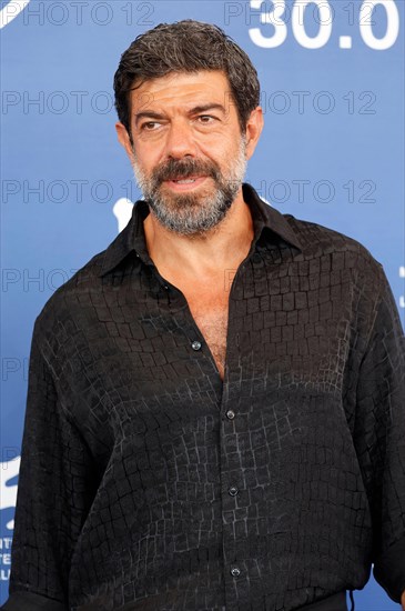 Pierfrancesco Favino beim Photocall zum Kinofilm 'Adagio' auf der Biennale di Venezia 2023 / 80. Internationale Filmfestspiele von Venedig im Palazzo del Casino. Venedig, 02.09.2023