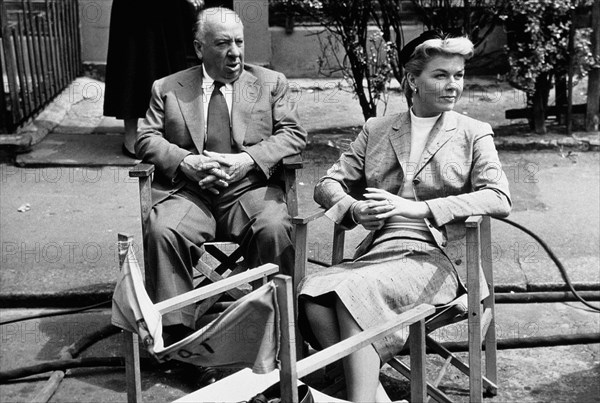 1956, USA  : The actress and singer DORIS DAY ( born  Doris Mary Ann Kappelhoff , born 3 April 1924 Cincinnati, Ohio, USA ) with Alfred Hitchcock duri