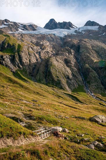 GR Tour du Mont-Blanc trail to the Robert Blanc refuge with view of the glacier des Glaciers, Savoie (73), Auvergne-Rhone-Alpes, France