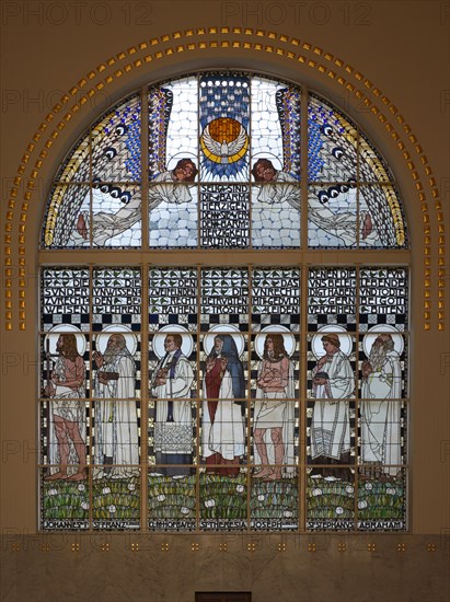 Wien,, Kirche am Steinhof, 1905-1907 von Otto Wagner erbaut, Ostfenster von Kolo Moser