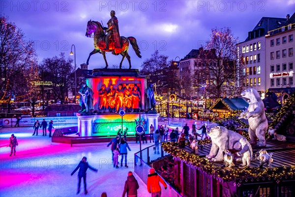 Cologne, Christmas market on the Heumarkt, ice rink,