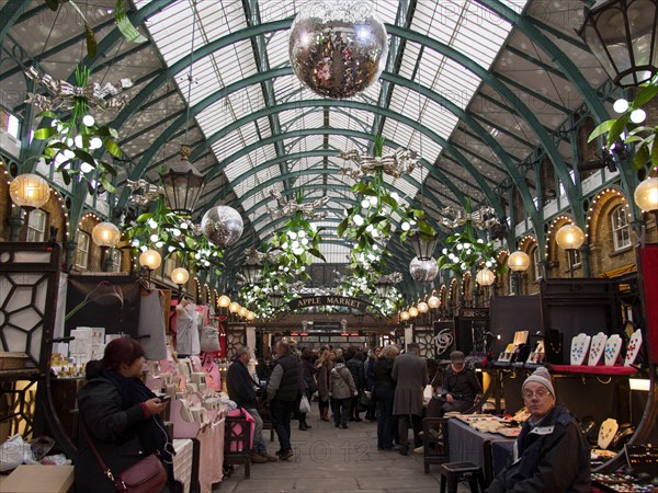 Covent Garden is a historic district of London, just adjacent to its posh West End. Although originally associated with the former fruit and vegetable