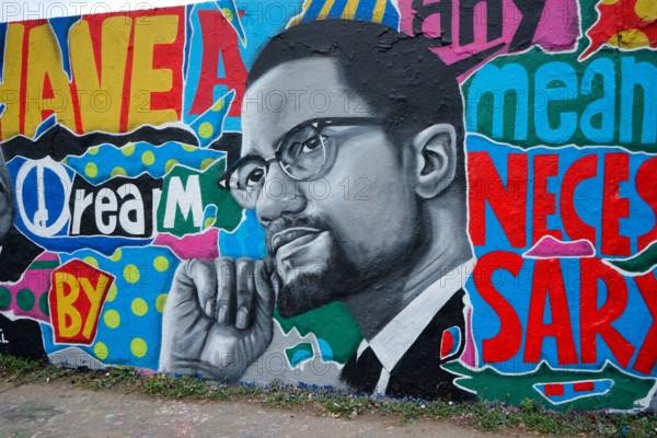 Mauerpark: Graffity, das Malcolm X darstellen soll, Berlin-Prenzlauer Berg  (nur fuer redaktionelle Verwendung. Keine Werbung. Referenzdatenbank: http