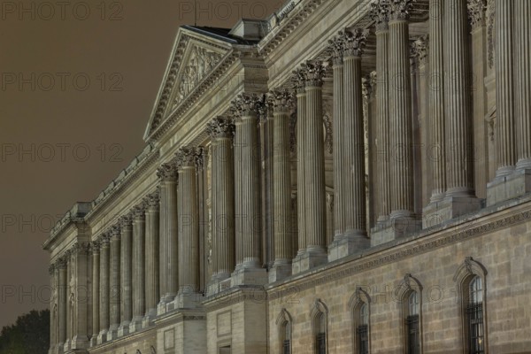 The musée du Louvre’s Colonnade, commissioned by King Louis the 14th, designed by Claude Perrault and built in 1670, facing rue de l’Amiral Coligny.