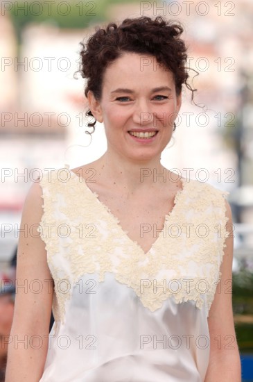 Coralie Fargeat beim Photocall zum Kinofilm 'The Substance' auf dem Festival de Cannes 2024 / 77. Internationale Filmfestspiele von Cannes am Palais des Festivals. Cannes, 20.05.2024