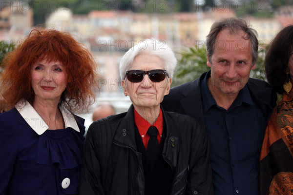 (L-R) French actress Sabine Azema, French director Alain Resnais and French actor Hippolyte Girardot pose during the photocall for 'Vous N'Avez Encore Rien Vu' ('You Ain't Seen Nothin' Yet') at the 65th Cannes Film Festival, in Cannes, France, 21 May 2012. The movie is presented in the Official Competition of the festival, which runs from 16 to 27 May. Photo: Hubert Boesl