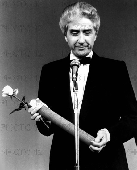 Regisseur Alain Resnais bei einer Preisverleihung für den Film " Mein Onkel aus Amerika aka. Mon oncle d'Amérique, Frankreich 1980". Director Alain Resnais at an award ceremony, France 1980