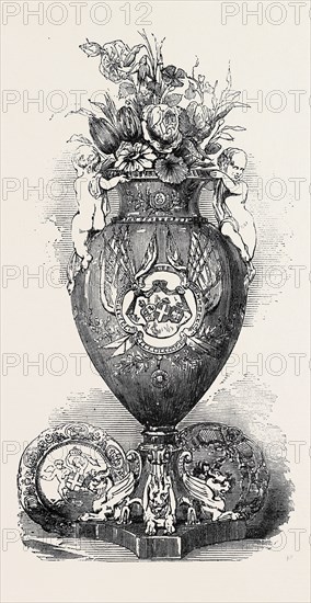 PORCELAIN VASE, MANUFACTURED AT COALBROOKE DALE, FOR THE ENTERTAINMENT TO THE KING OF SARDINIA, AT GUILDHALL