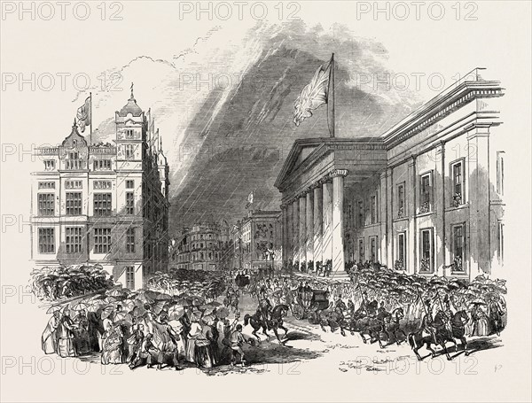 THE ROYAL PROCESSION PASSING THE CUSTOM HOUSE AND SAILORS' HOME, LIVERPOOL, UK