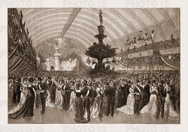THE KNIGHTS TEMPLAR IN CHICAGO-GRAND BALL AT THE EXPOSITION BUILDING, FROM A SKETCH BY FRANK H. TAYLOR, 1880, 19th century engraving, USA, America