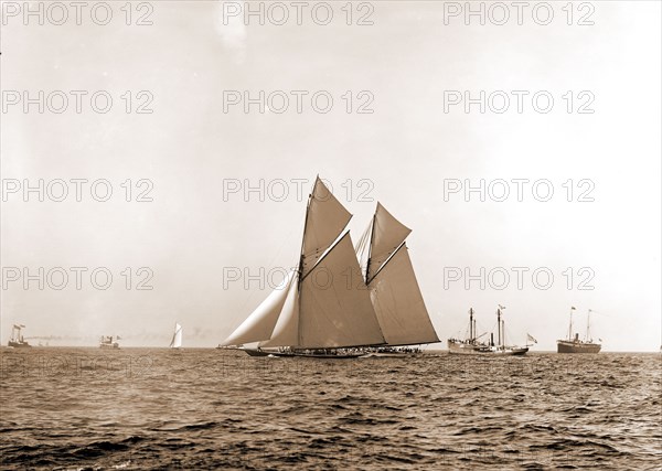 The start, October 9, 1893, Peabody, Henry G, (Henry Greenwood), 1855-1951, Peabody, Henry G, (Henry Greenwood), 1855-1951, America's Cup races, Regattas, Yachts, 1893