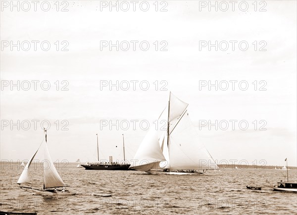 Columbia at start, Columbia (Sloop), Regattas, Yachts, 1899