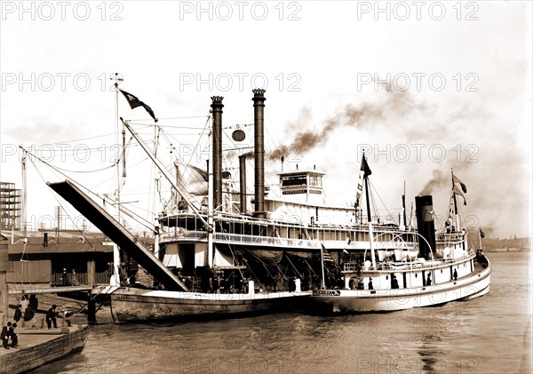 Imperial, New Orleans, The, Imperial (Steamboat), Piers & wharves, Steamboats, United States, Louisiana, New Orleans, 1890