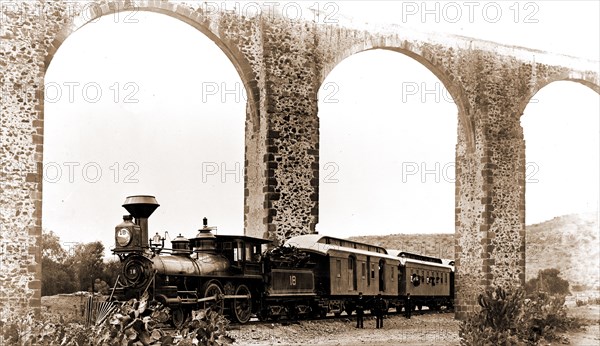 The old acqueduct at Queretaro, Jackson, William Henry, 1843-1942, Mexican Central Railway, Aqueducts, Railroads, Mexico, Queretaro, 1884