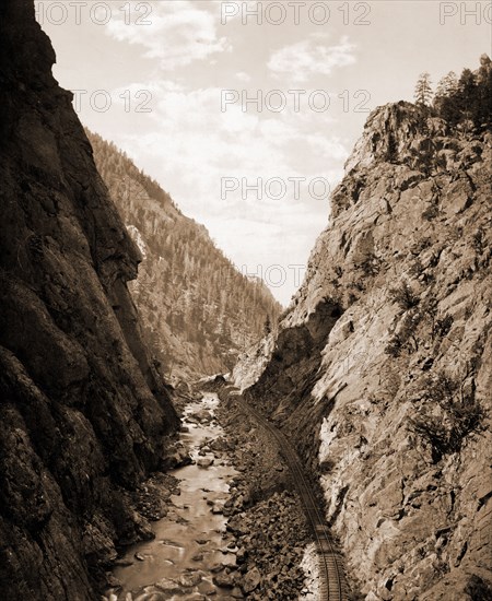 Platte Canon, Colorado, Jackson, William Henry, 1843-1942, Canyons, Rivers, United States, Colorado, South Platte River, 1899