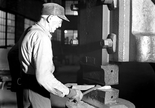 Eddystone, Pennsylvania - Railroad parts. Baldwin Locomotive Works. Blacksmith forging and hammering tools, March 1937, Lewis Hine, 1874 - 1940, was an American photographer, who used his camera as a tool for social reform. US,USA