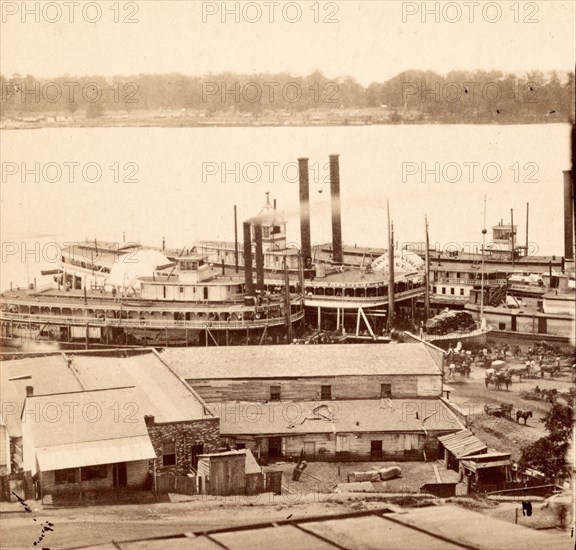 The levee at Vicksburg, Miss., February, 1864, USA, US, Vintage photography