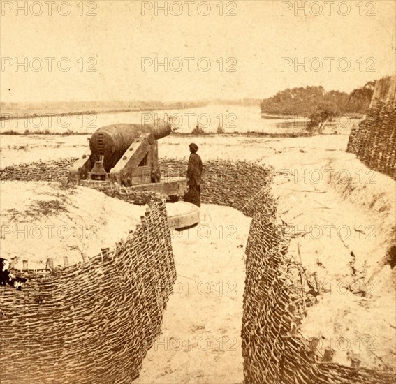 Same gun, as shown in no. 1015, with Hurdle Revertment (i.e. revetment) and Epaulement - unfinished battery, US, USA, America, Vintage photography