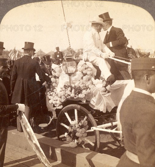 Walla Walla's compliments to the Chief Executive, Pres. Roosevelt in his flower-decked carriage, US, USA, America, Vintage photography