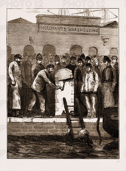 THE MURDER LEAGUE IN DUBLIN, IRELAND, 1883: DIVERS SEARCHING THE RING'S END BASIN WHERE KAVANAGH STATES HE THREW THE KNIVES USED IN THE ATTEMPTED ASSASSINATION OF MR. DENIS FIELD
