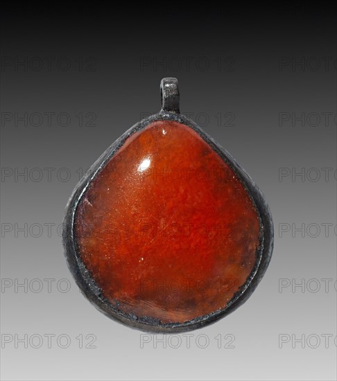 Oyster-Shell Pendant, 1980-1801 BC. Egypt, Middle Kingdom, Dynasty 12. Carnelian and silver; overall: 1.5 cm (9/16 in.).