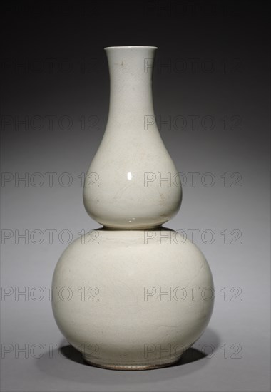 Double-gourd-shaped Bottle: Ding ware, 1368- 1644. China, Ming dynasty (1368-1644). Porcelain; diameter: 22.3 cm (8 3/4 in.); overall: 43.2 cm (17 in.).