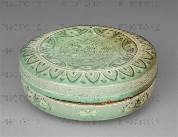 Box and Cover with Inlaid Phoenix Design, 918-1392. Korea, Goryeo period (918-1392). Earthenware; diameter: 19.4 cm (7 5/8 in.); overall: 12.7 cm (5 in.).