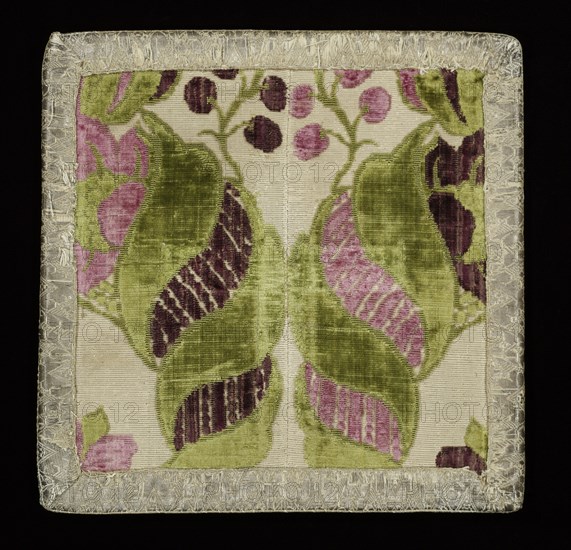 Burse(Corporal Case), 17th century. Italy, Genoa, 17th century. Cut and uncut silk velvet, metal thread lace; overall: 26.1 x 26.1 cm (10 1/4 x 10 1/4 in.).