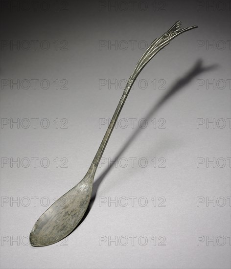 Spoon with Fish-Tail Design, 918-1392. Korea, Goryeo period (918-1392). Silver bronze; overall: 28.7 cm (11 5/16 in.).