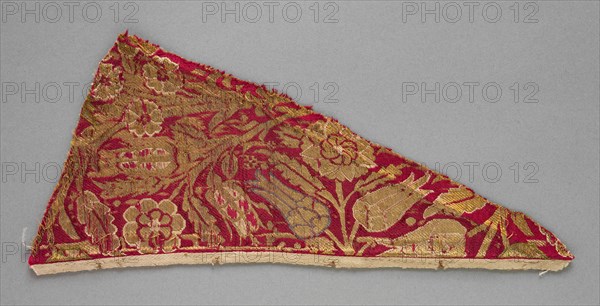 Textile Fragments, 16th century. Turkey, Bursa, 16th century. Brocaded silk with metal thread weft; average: 42 x 25.5 cm (16 9/16 x 10 1/16 in.)
