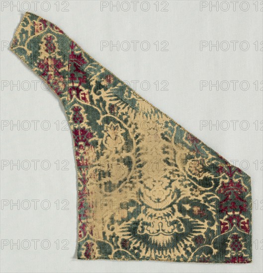 Velvet Fragment, 1400s. Italy, 15th century. Velvet (cut and voided); overall: 28 x 22.9 cm (11 x 9 in.).