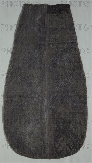Velvet Fragment, late 1500s. Italy, late 16th century. Velvet; overall: 70 x 38.5 cm (27 9/16 x 15 3/16 in.)