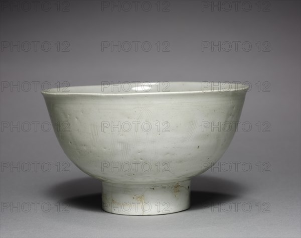 Bowl, 1300s. Korea, Goryeo period (918-1392). Pottery; diameter of mouth: 16.1 cm (6 5/16 in.); overall: 9.6 cm (3 3/4 in.).