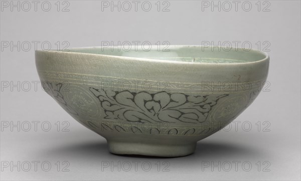 Bowl with Inlaid Chrysanthemum and Lychee Design, 1300s. Korea, Goryeo period (918-1392). Pottery; diameter of mouth: 20.5 cm (8 1/16 in.); overall: 8.6 cm (3 3/8 in.).